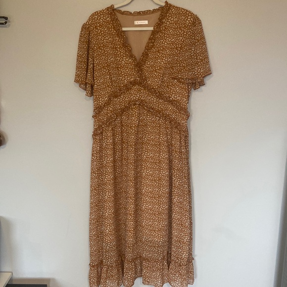 Kirundo XL Tan White pattern midi dress with flowy ruffles Pretty and light. EC - Picture 1 of 6